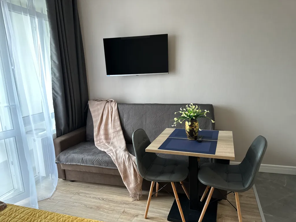 Уютная студия с большим балконом