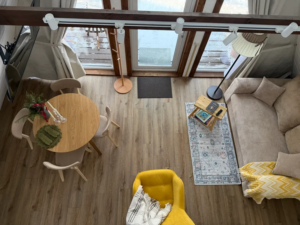 Белый а-фрейм