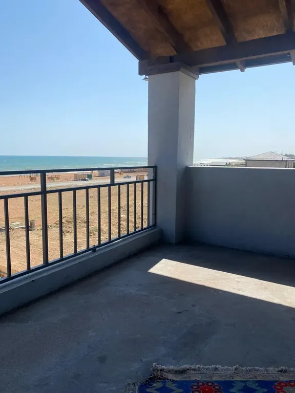 Дом на пoбеpежье Кaспийскогo моpя