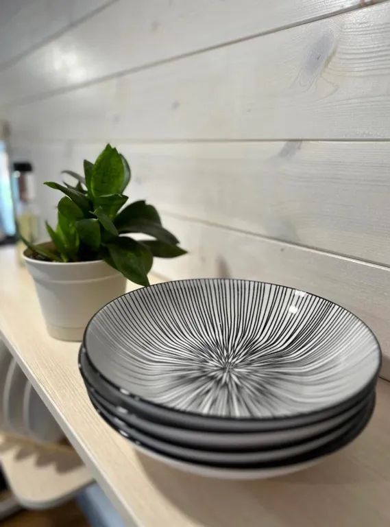 Атмосферный домик вдали от городской суеты