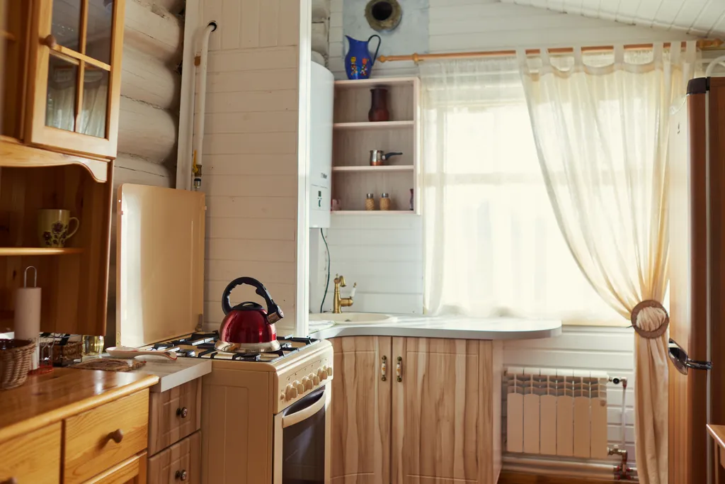 Дом у пруда