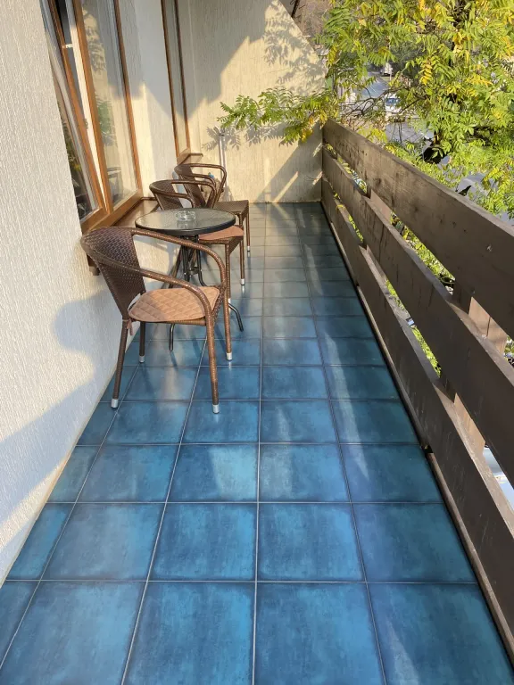 Квартира с большим балконом в горах