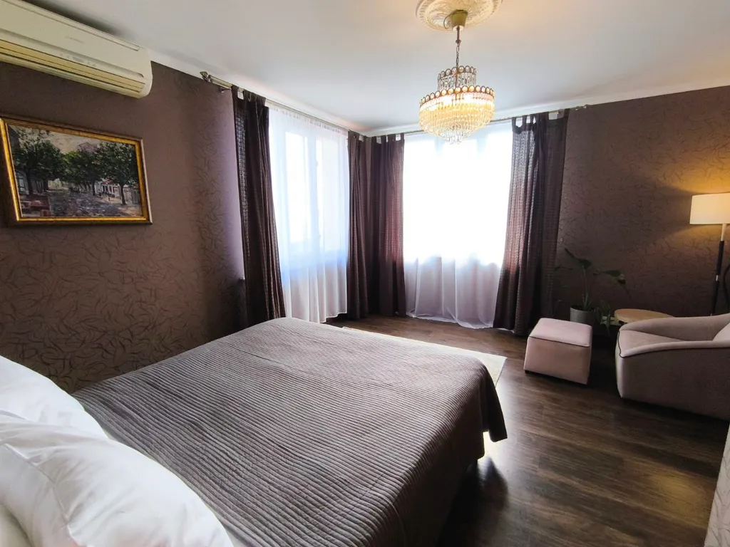 Двухэтажный дом с видом на море