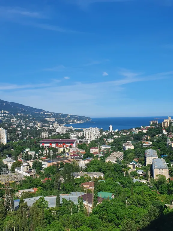 Современная студия в новом доме с видом на море