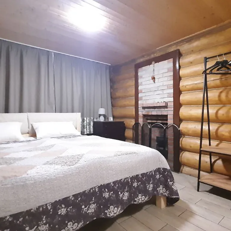 Дом-баня на берегу озера