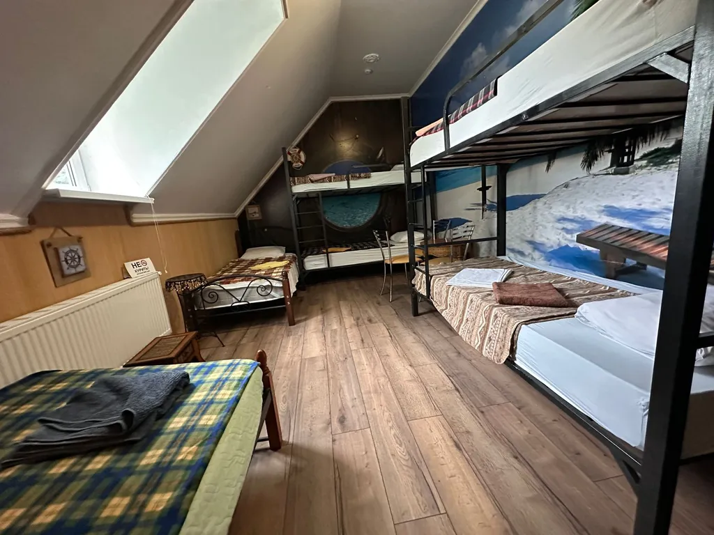 Большой дом с баней, бассейном, мангалом и парковкой