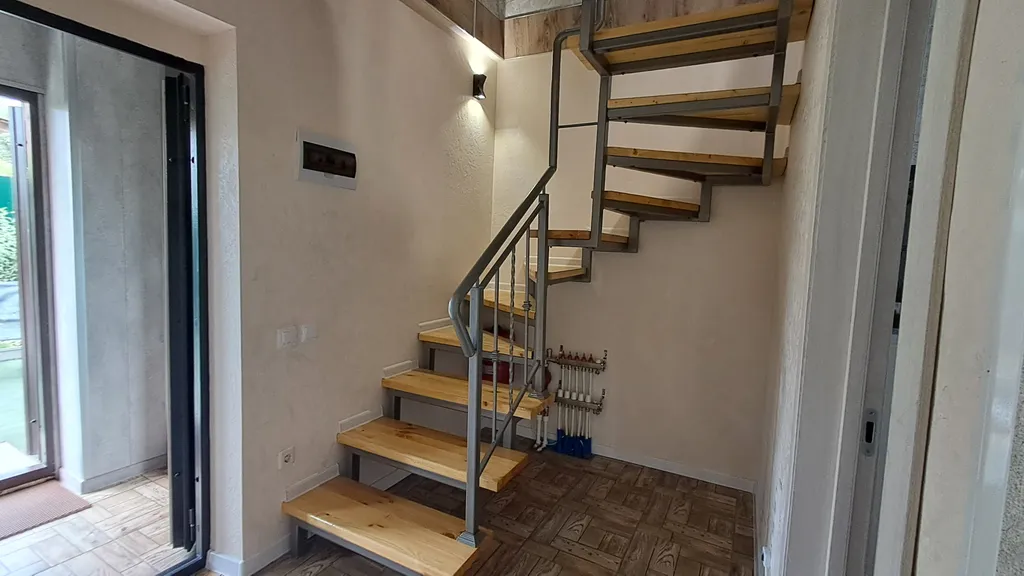 2-х этажный дом в центре города