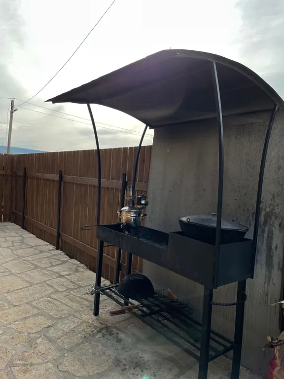 Домик на берегу моря на первой линии