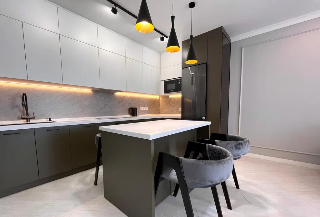 Big apartment «Raimbek residence» center of city & drinking water