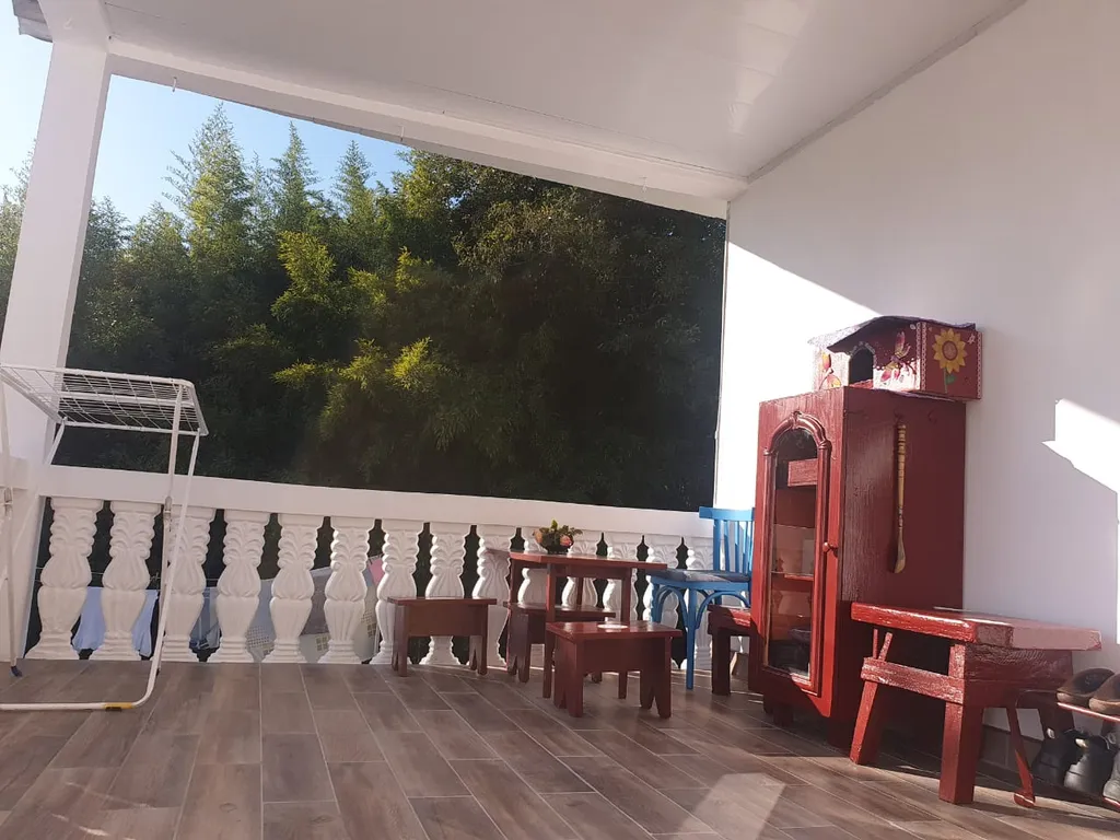 Уютная комната эконом класса с морем напротив