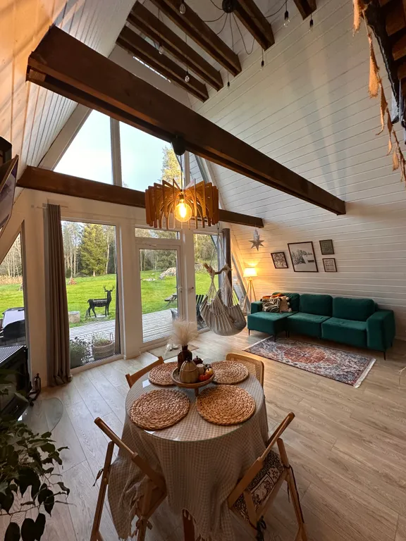 Большой уединенный A-frame в лесу с горячей купелью Фурако