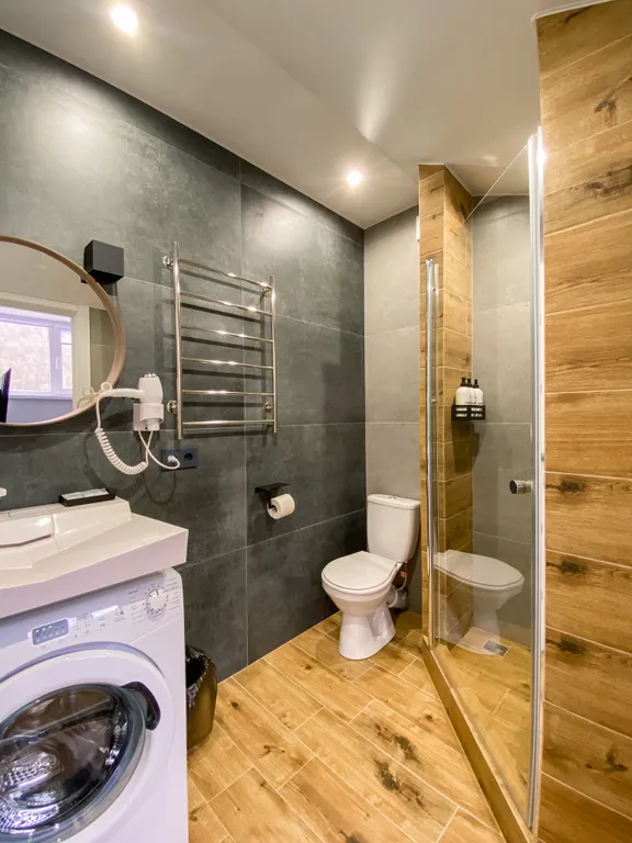 Студия с видом на озеро и горы