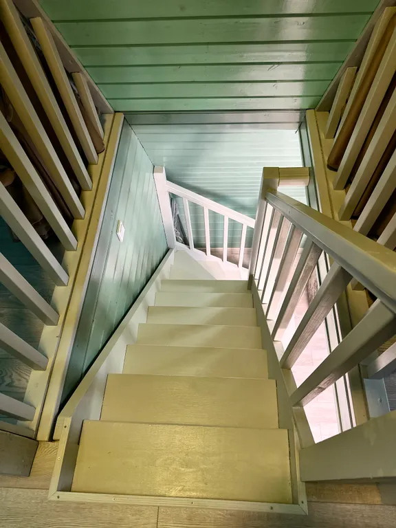 А-фрейм с видом на горы и лес