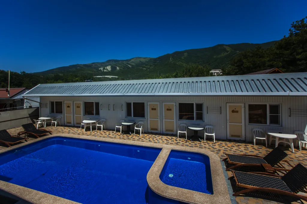 Квартира Квартира Стандарт с видом на бассейн — Геленджик