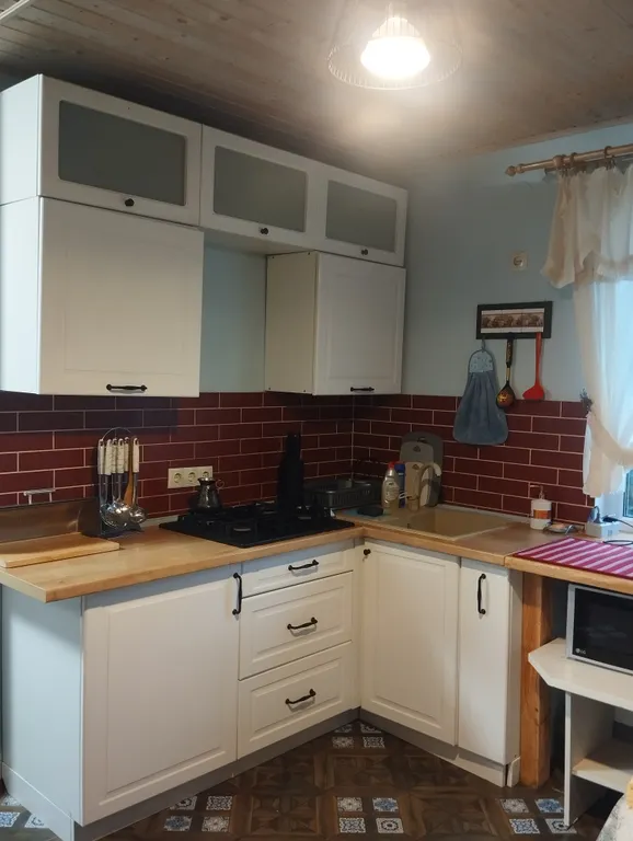 Хутор Избушка на опушке леса, возле реки