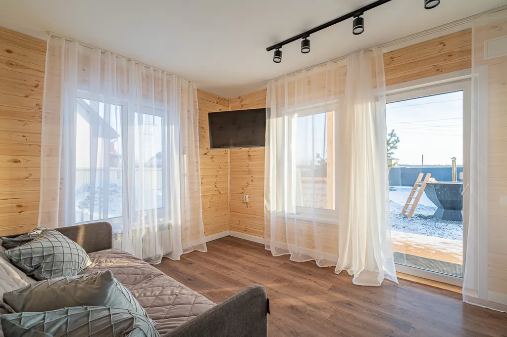 Просторный гостевой хороший дом с горячим банным чаном и баней