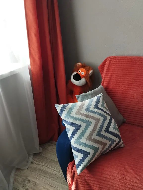 Яркая оранжевая квартира — аренда посуточно в Киров