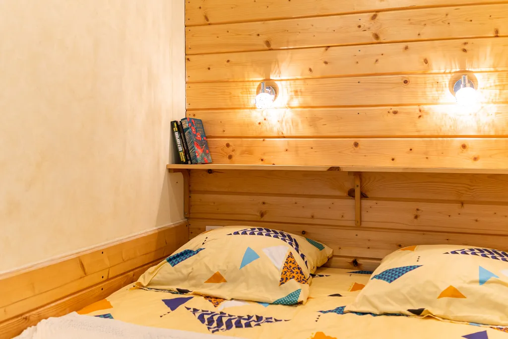 Просторная студия с видом на горы