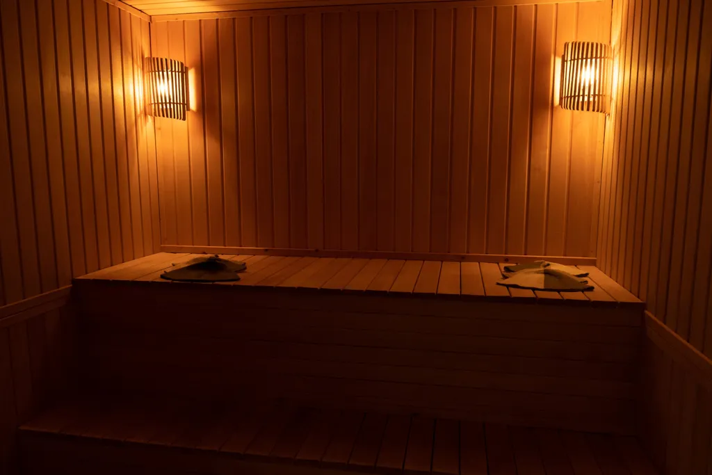 Дом с бассейном