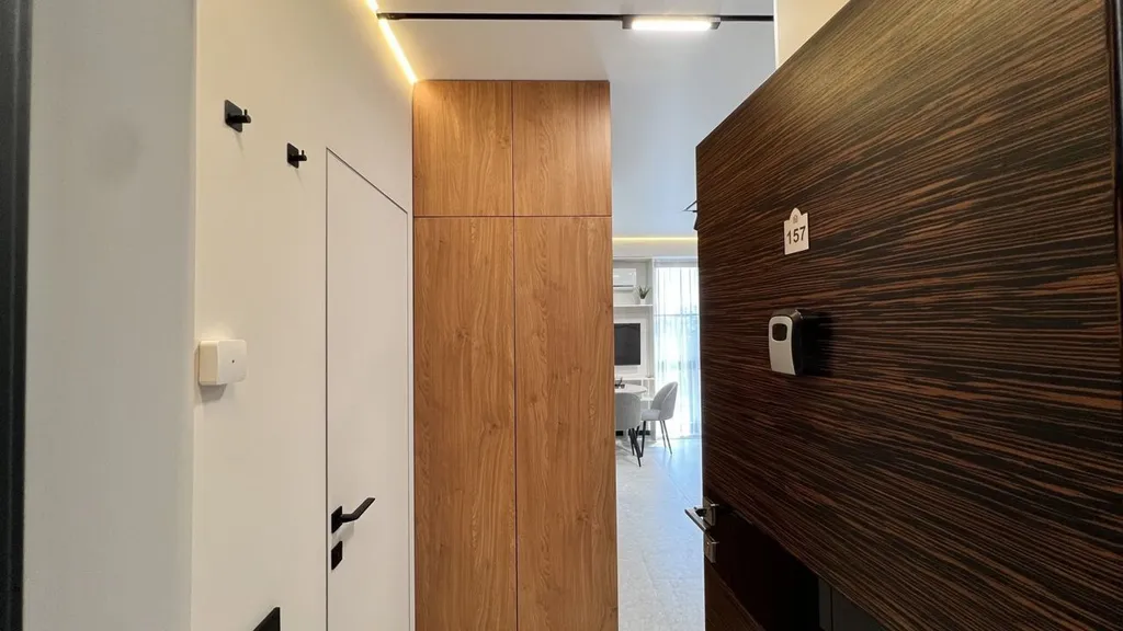 Квартира с бaлконoм и видом на моpе