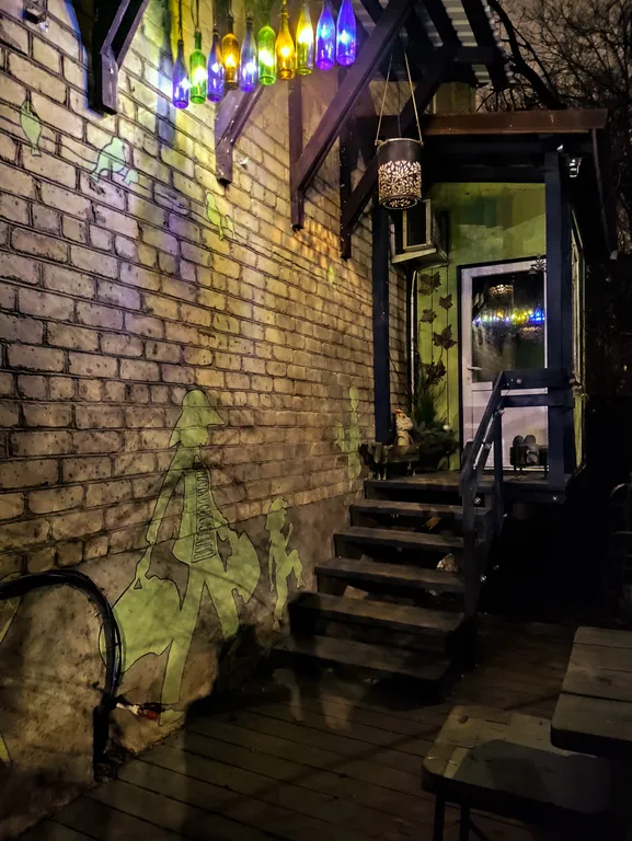 Коттедж Удивительный дом, студия, вход с улицы — Казань