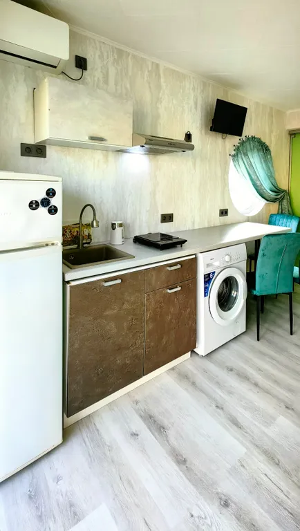 Квартира Квартира Двухкомнатный с кухней, стиралкой, балконом, кондиционером — Судак