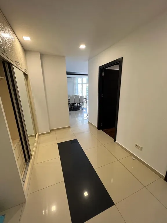 Квартира с видом на море, на берегу моря