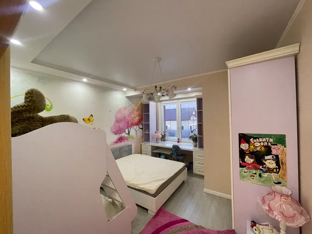 Уютный двухэтажный дом в Южно-Сахалинске в черте города