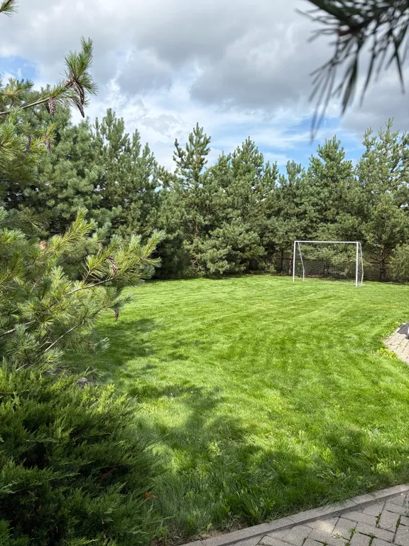 Загородный дом с бассейном и парной на дровах