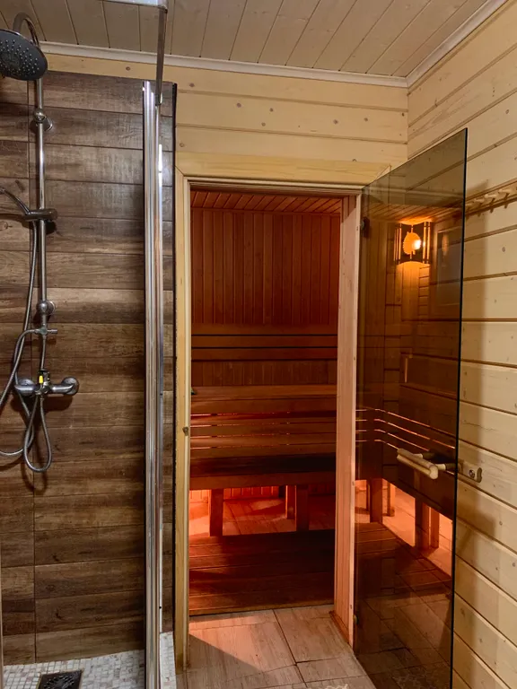 Дом с баней в сосновом бору