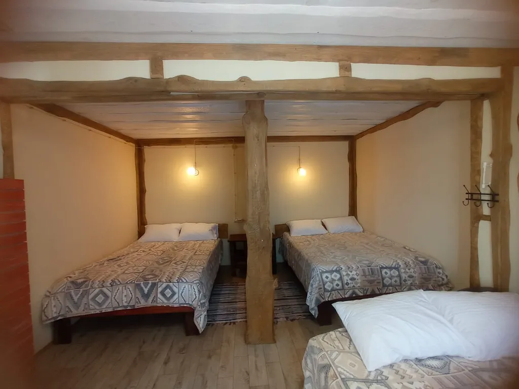 Загородный дом с видом на озеро