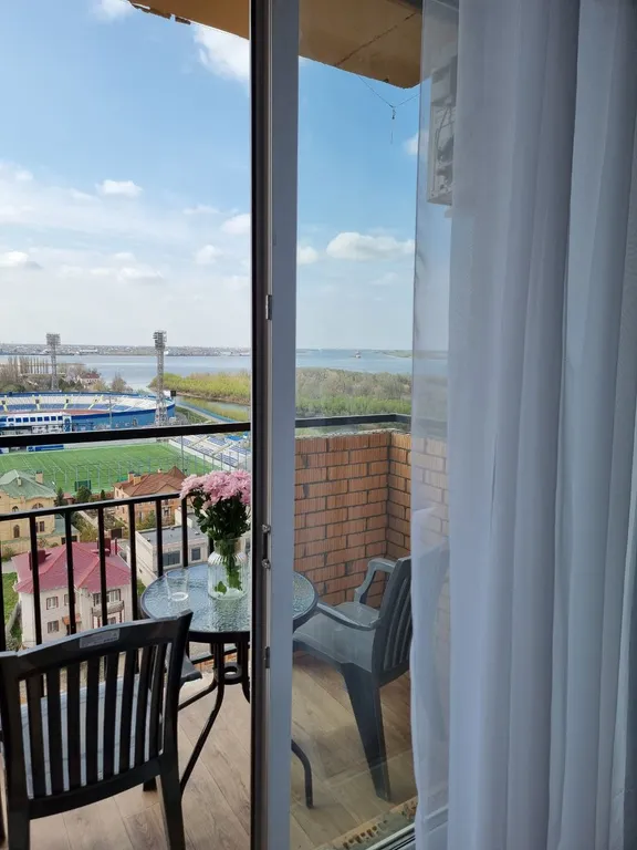 Стильная однокомнатная квартира для пары (Уютный Дом)