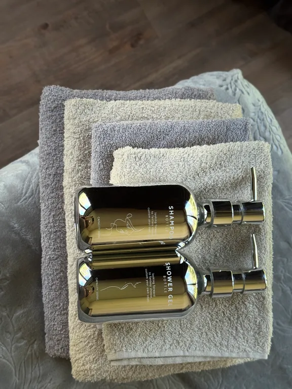 Уютный дом у озера, в 50 километрах от Петербурга, с мангалом, Wi-Fi