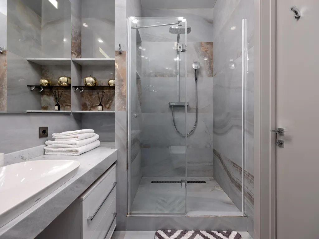 Стильный угловой апартамент в Neva Towers