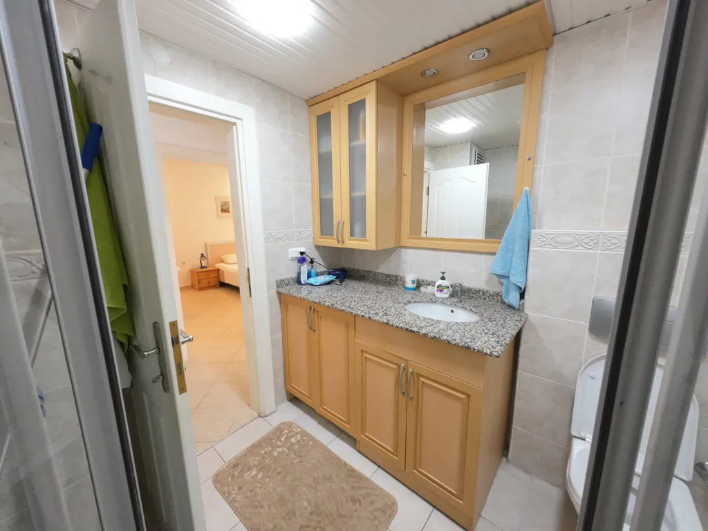 Уютная квартира с видом на бассейн и сад