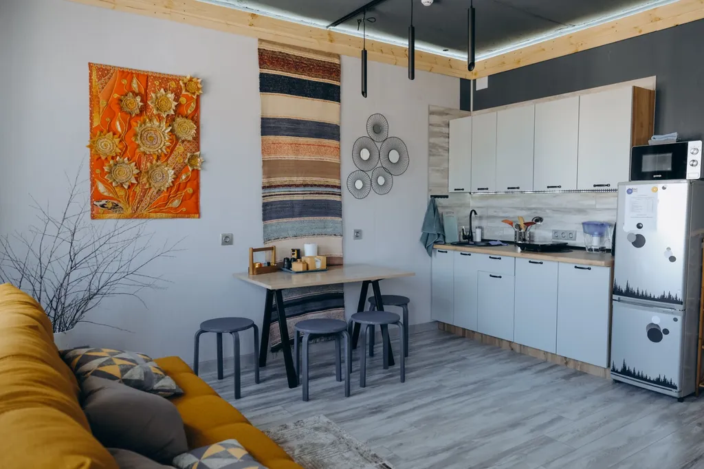 Уютная студия с дизайнерским ремонтом