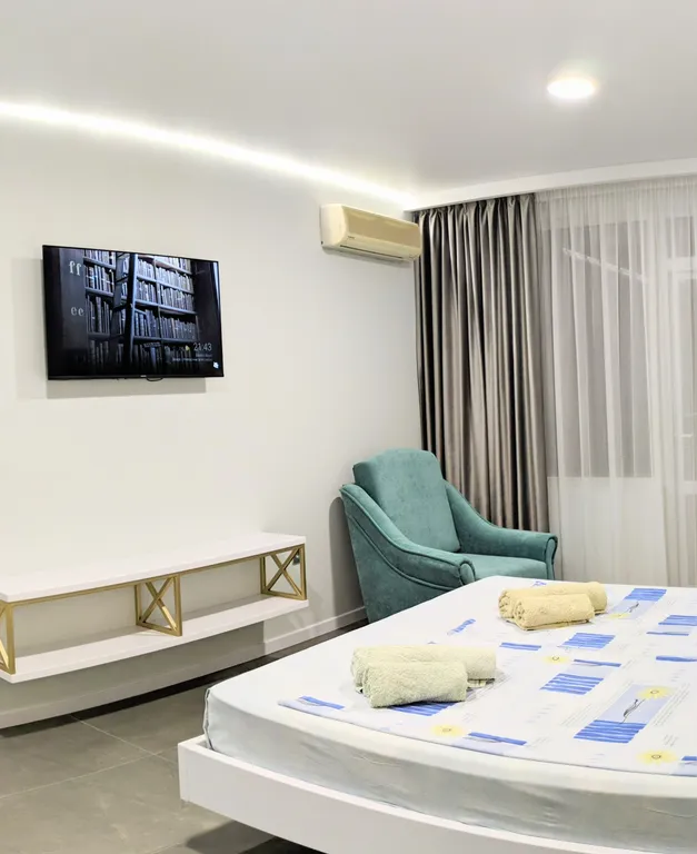 Современный семейный номер с видом на море