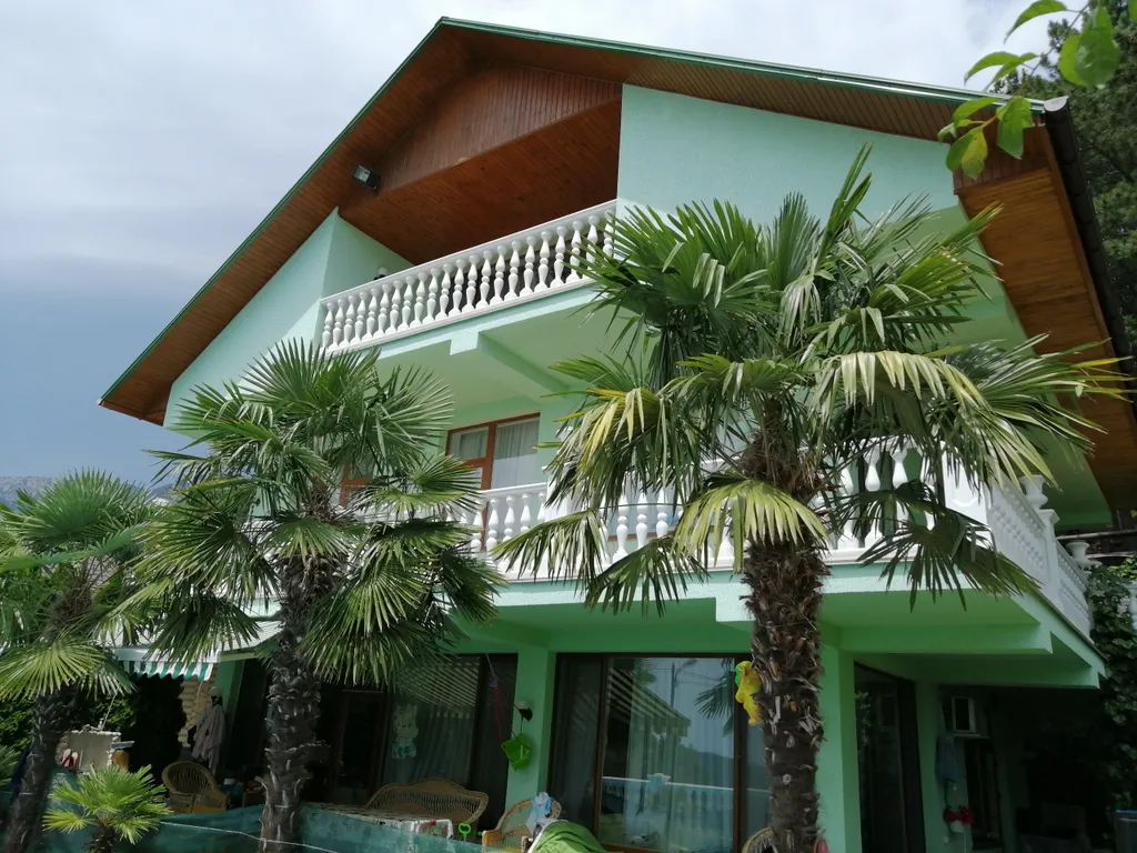 Коттедж Дом Karpatskiy — аренда посуточно в Ялта