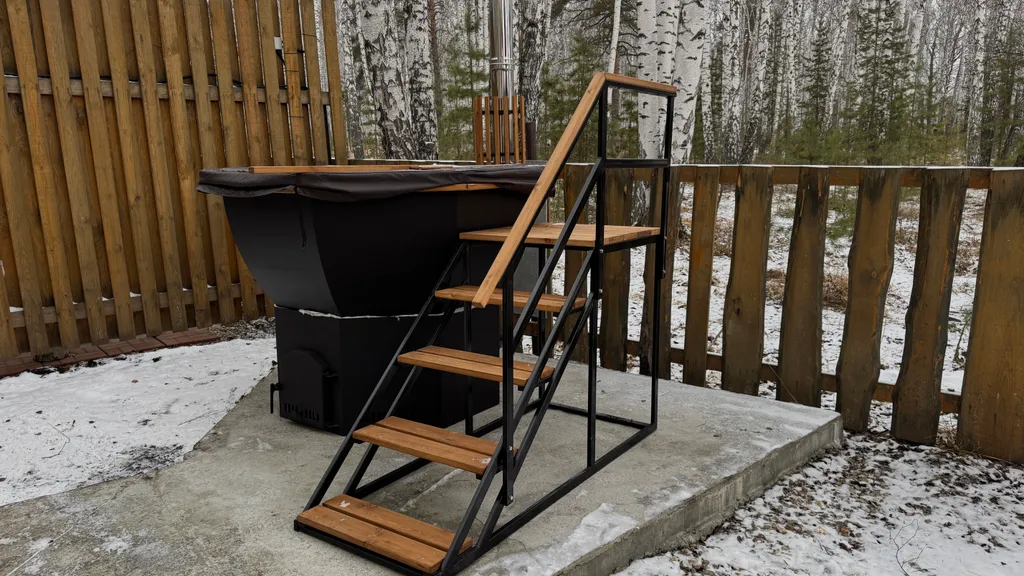 Дом Тихий Бор в березовом лесу