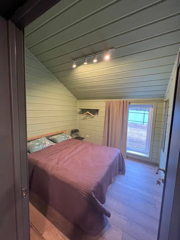 Уютный дом на краю леса