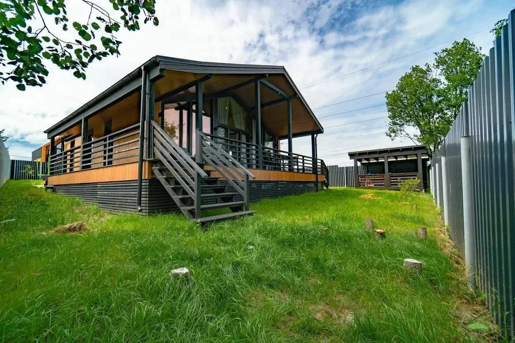 Дом у озера #1