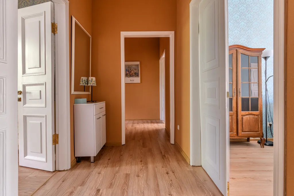 Роскошная квартира с балконом и парковкой рядом с Петропавловкой