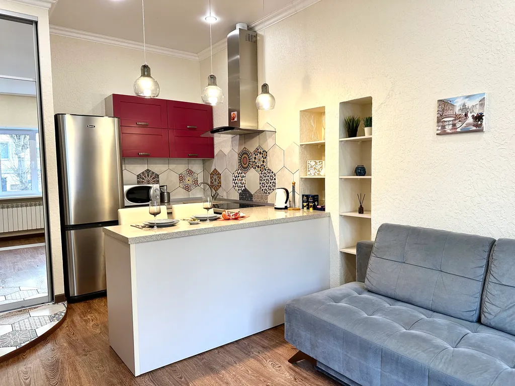 Квартира Двухкомнатная Сталинка в центре — аренда посуточно в Новомосковск