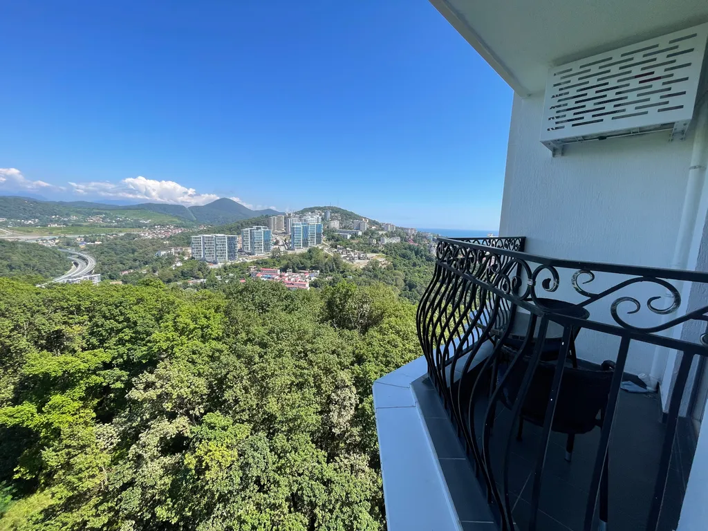 Шикарная квартира с панорамным видом и бассейном