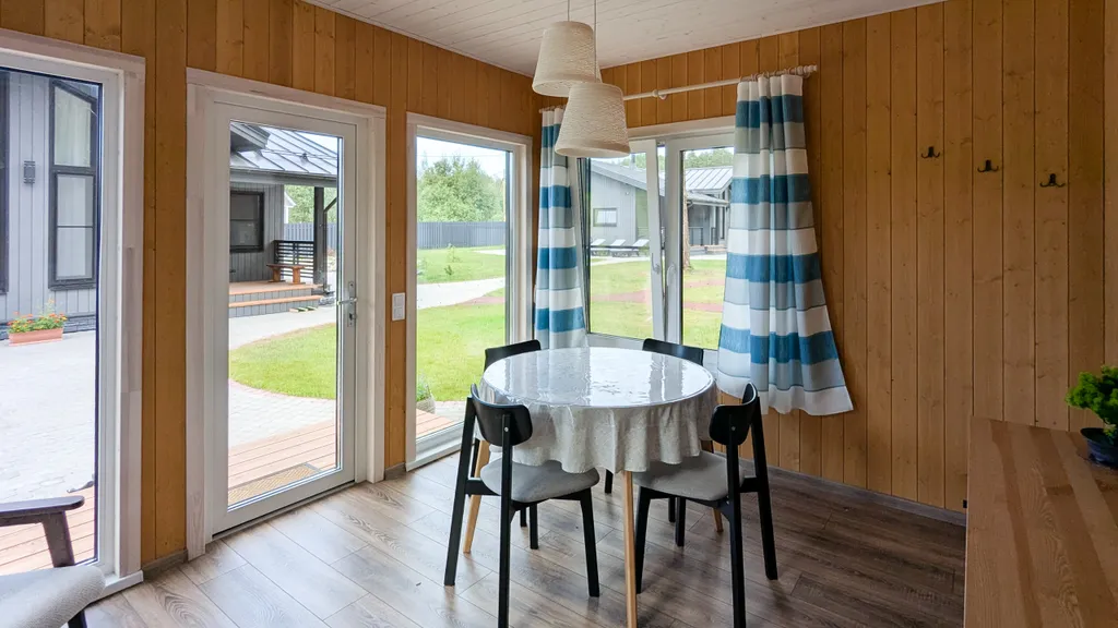 Премиальный коттедж на берегу Судаковского озера