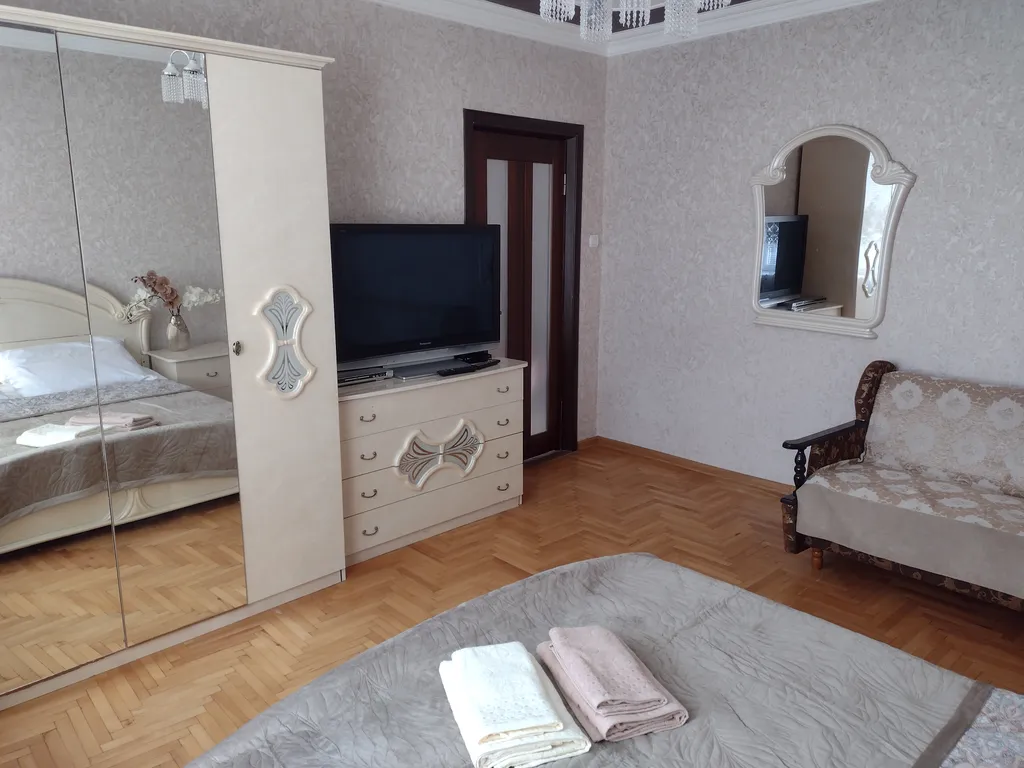 Уютный дoм, в живoписном райнe Беpмамыт у парка