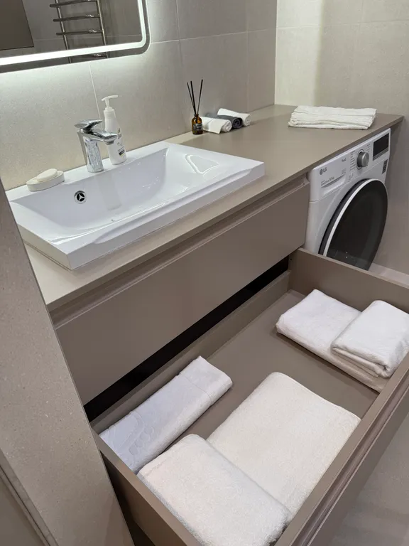 Ультрасовременная квартира с видом на Волгу и Затон в центре города