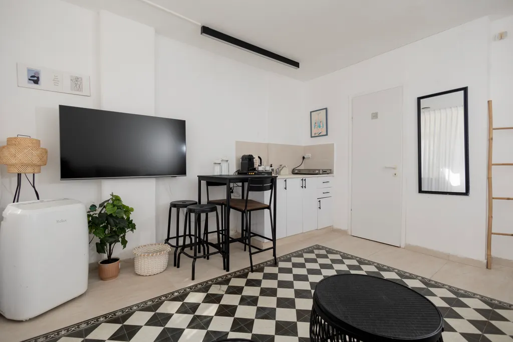 Студия у моря и с видом на море