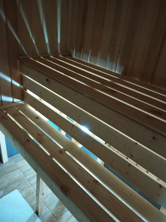 Дом рядом с озером