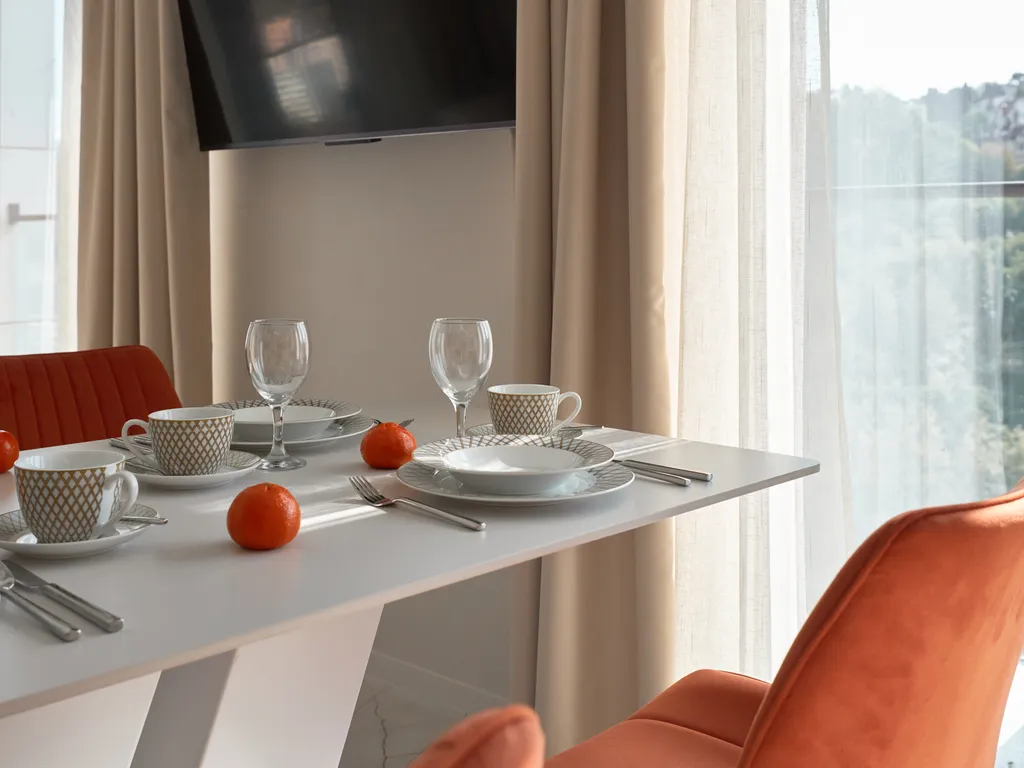 Современная, новая квартира с видом на горы